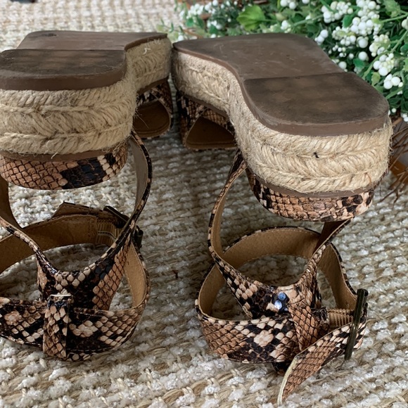 Steve Madden Women’s Gabi Faux Snakeskin Sandals Size 7 - Picture 7 of 9